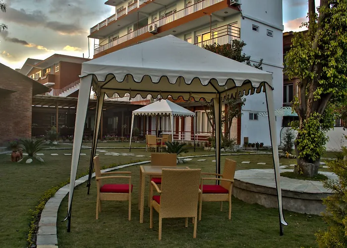 Sampada Garden 3*